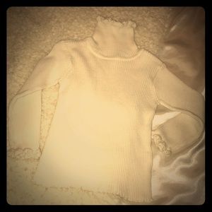BEAUTIFUL CHILDREN’S PLACE TURTLE NECK!!✨